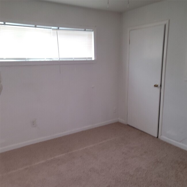 Building Photo - 3823 Lydia St