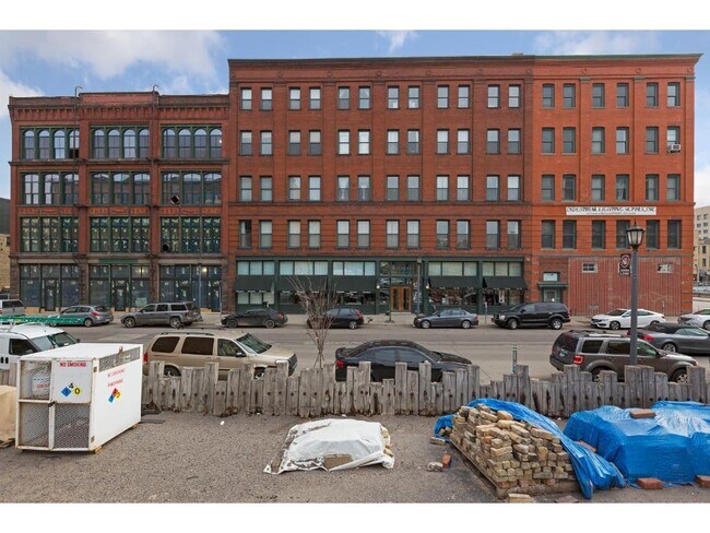 Building Photo - 210 N 2nd St