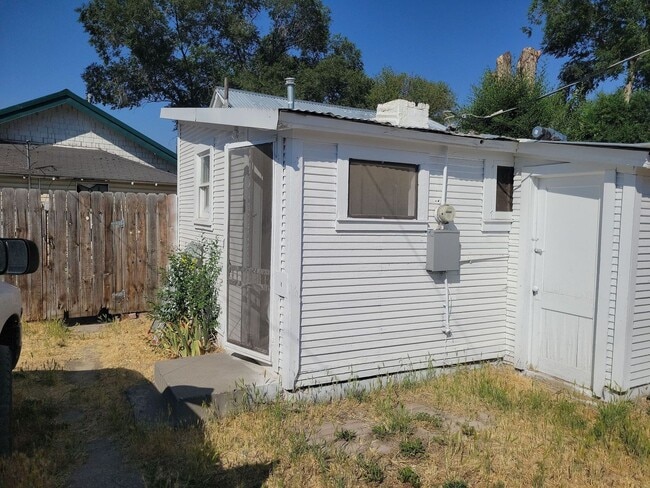 Building Photo - 636 3rd Ave W