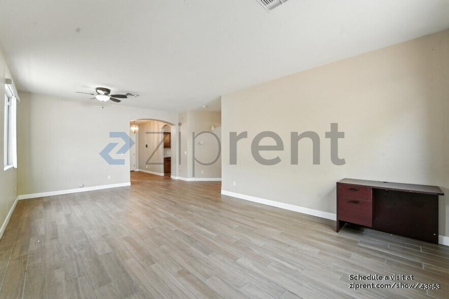 Building Photo - 6841 S 26th Pl