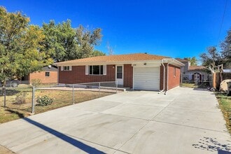 Building Photo - 4 bedroom, 2 bath Home in Golden