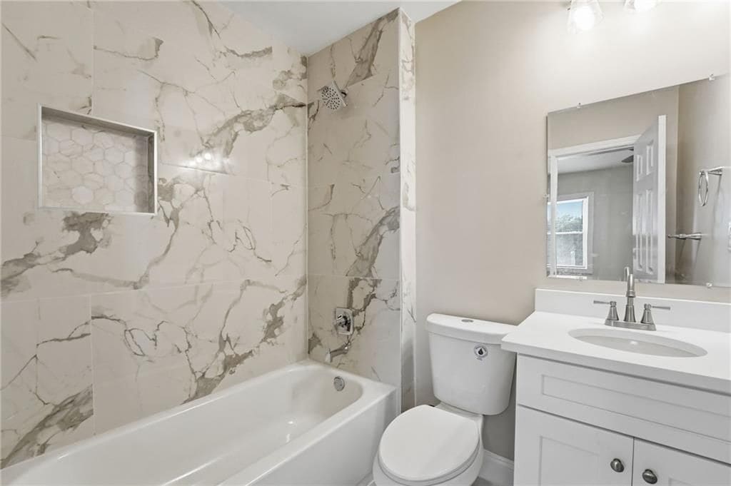 Building Photo - 395 8th St NE