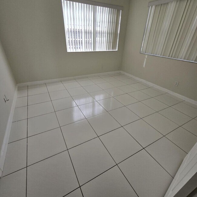 Building Photo - 3612-3614 TAYLOR ST