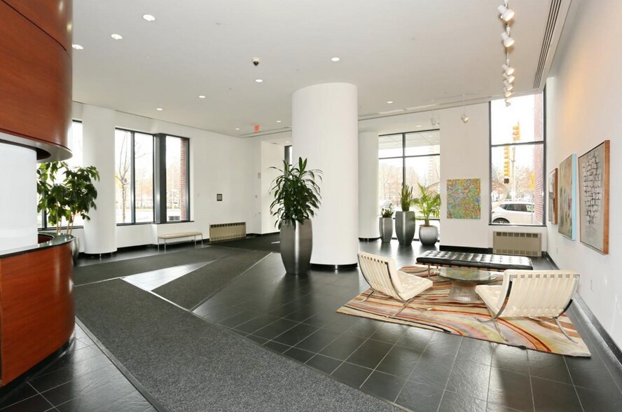 Building Photo - 389 Washington St