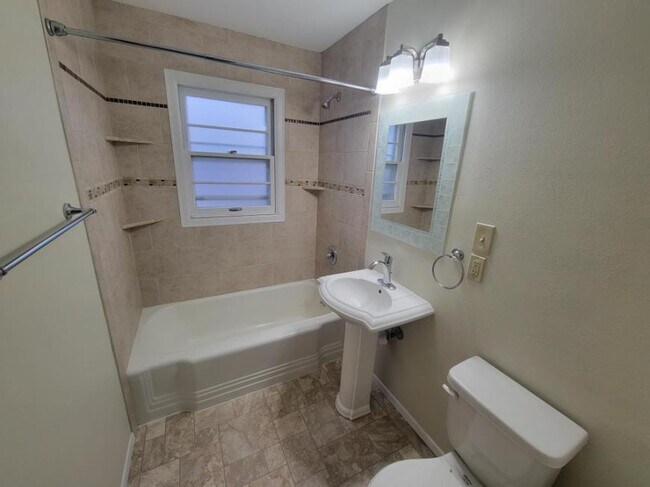 Building Photo - 3 bedroom in Billings MT 59102