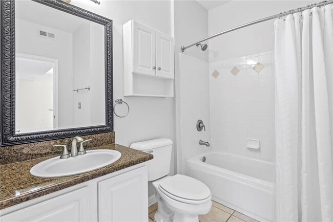 Building Photo - 955 Juniper St NE