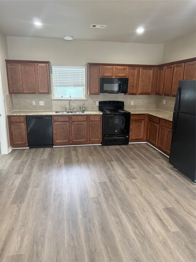 Building Photo - 314 N Ormsby St