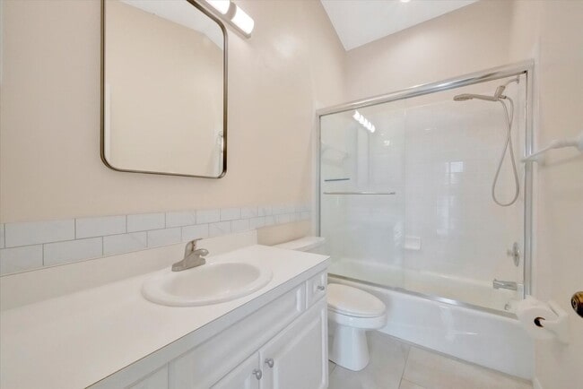 Building Photo - 3BR/2.5BA Private Pool Home | Chestnut Creek Community in Venice