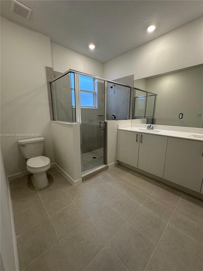 Building Photo - 2546 SE 27th Dr