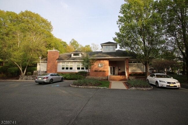 Building Photo - 30 Spruce Terrace