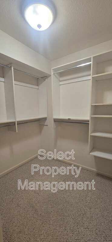 Building Photo - 2515 Sugar Tree Dr