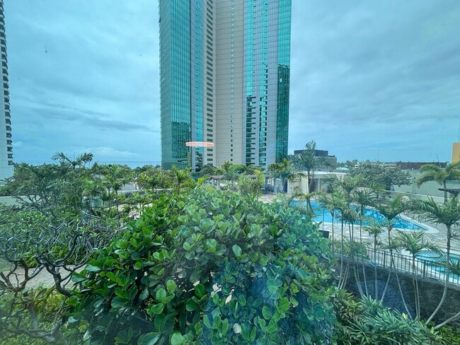 Building Photo - Ko'olani - Luxurious 2 bedroom 2 bathroom ...