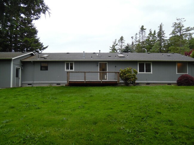 Building Photo - 4113 Kingsway