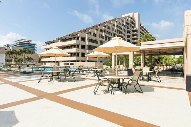 Building Photo - 151 Crandon Blvd