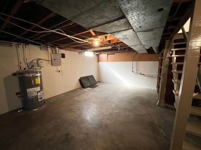 Building Photo - S0349