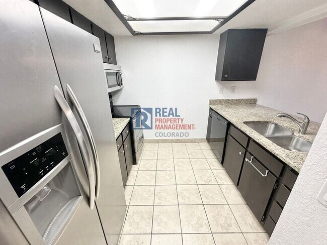 Building Photo - 14120 E Temple Dr