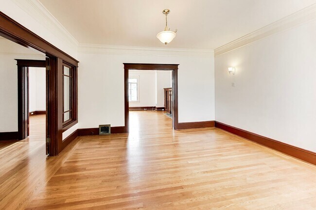 Building Photo - 623-625 8th Ave
