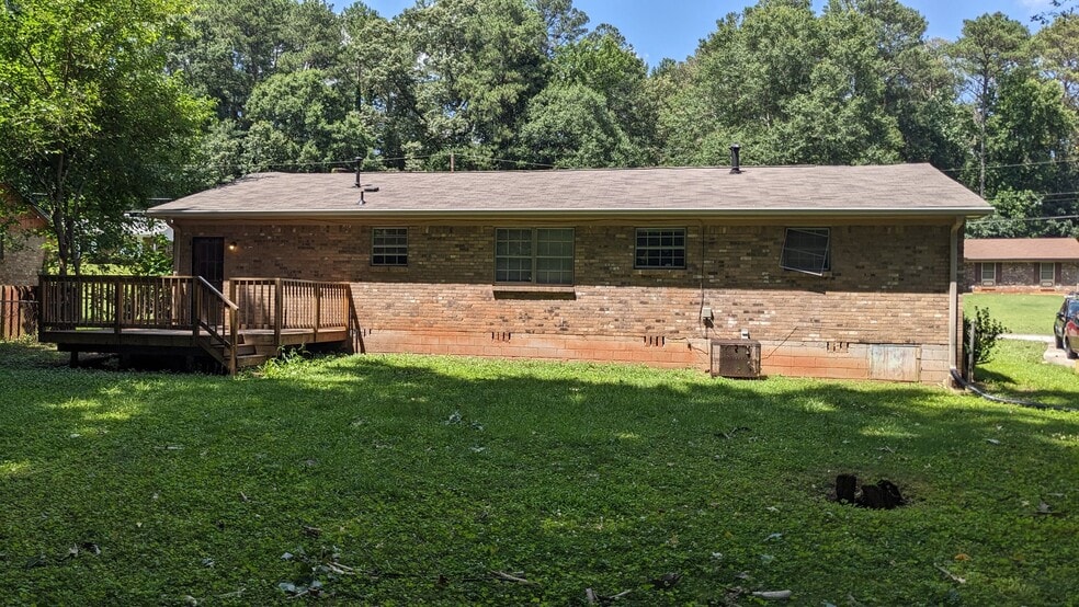 Building Photo - 2741 Williamsburg Dr