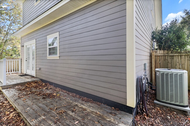 Building Photo - E 31st Street