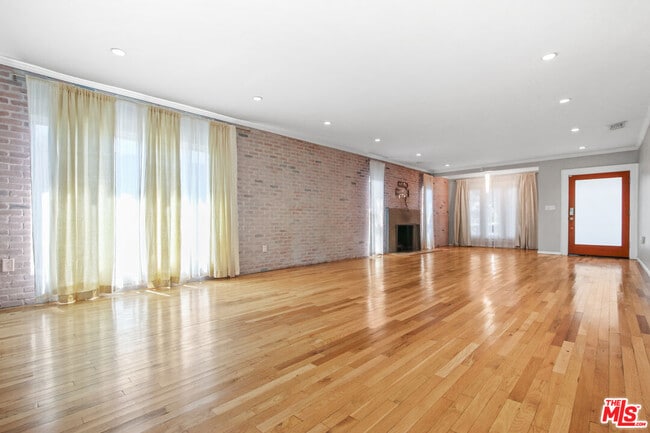 Building Photo - 1246 N Genesee Ave