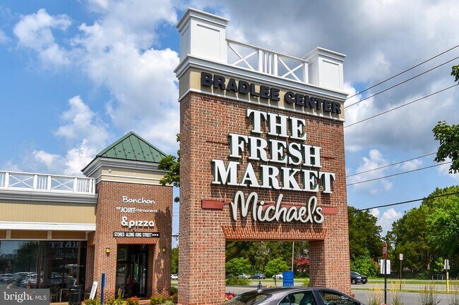 Building Photo - 3737 Ingalls Ave