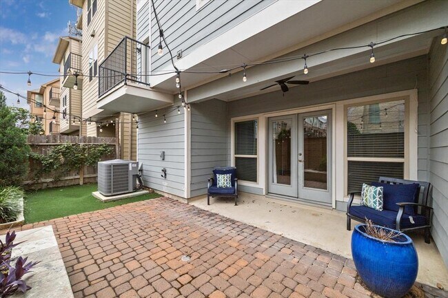 Building Photo - 6013 Kansas St