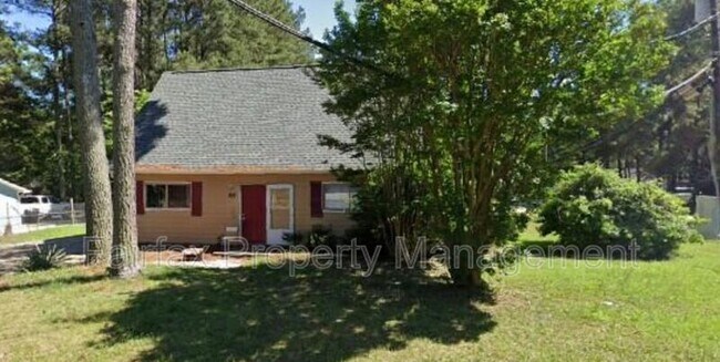 Primary Photo - 800 Belvin Ave
