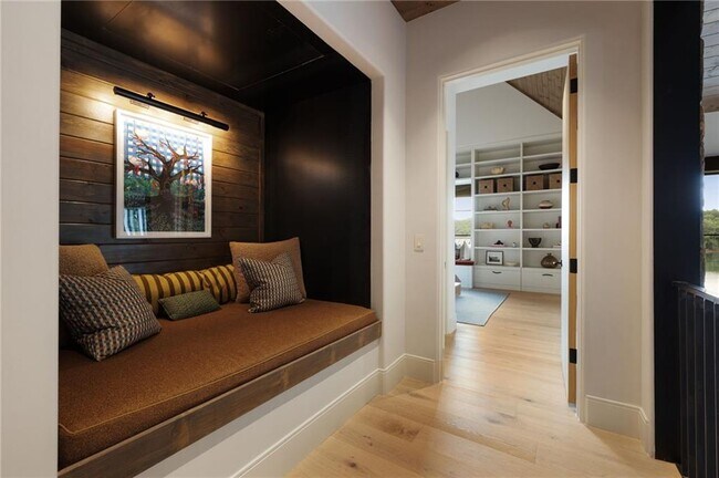 Building Photo - 725 Rocky Point Dr