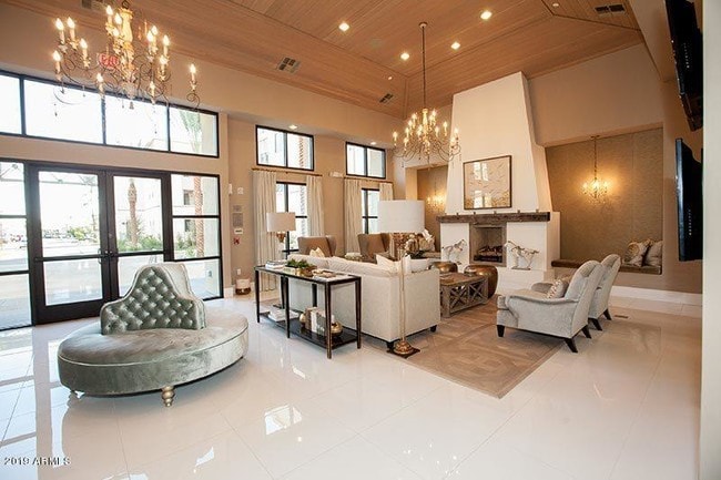 Building Photo - 7100 E Lincoln Dr