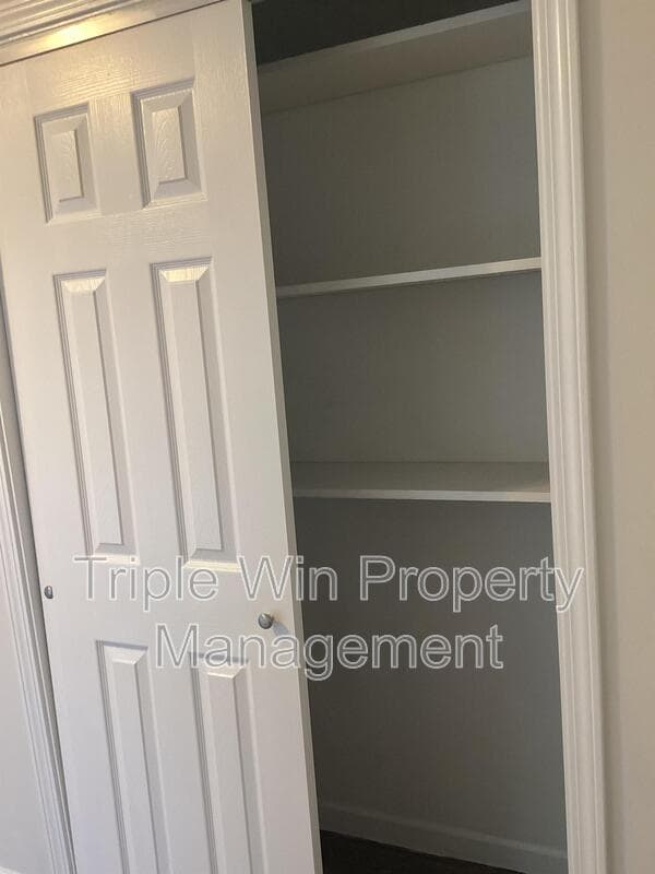 Building Photo - 535 S Adams St