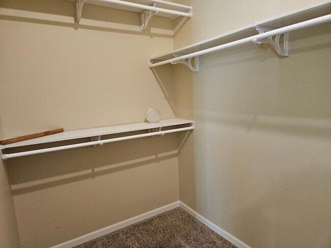 Building Photo - 555 Paint Creek Rd