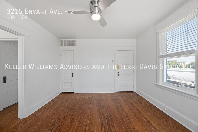 Building Photo - 3215 Enyart Ave