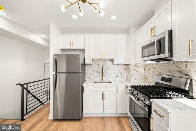 Building Photo - 6128 Chestnut St