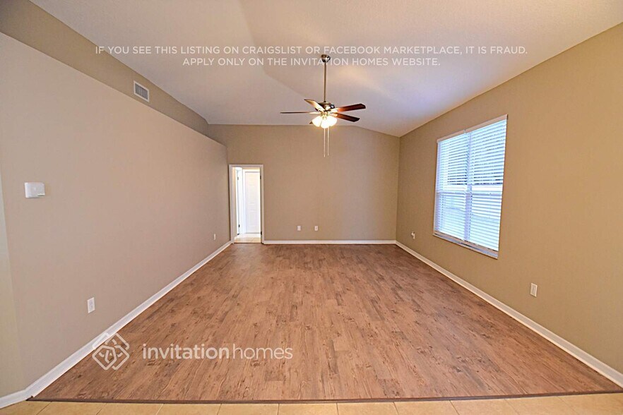 Building Photo - 1812 Cattleman Dr