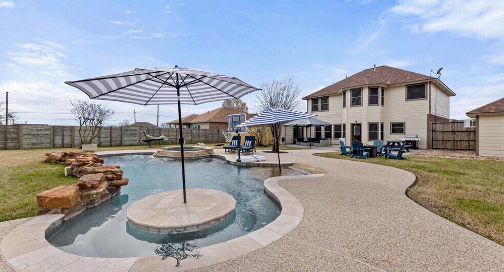 Building Photo - 14190 Brushwood-SI ID1514818P