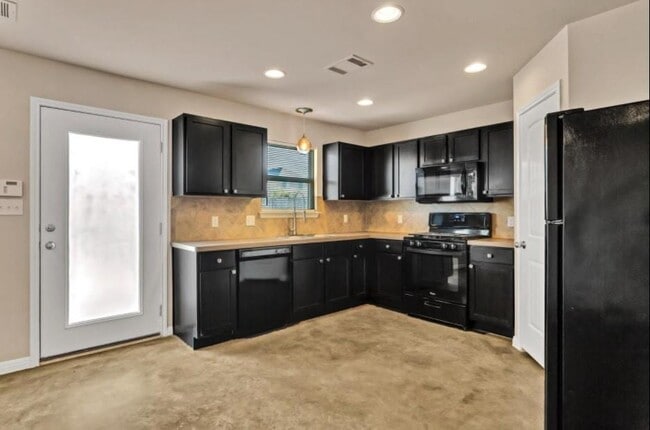 Building Photo - 4611 Graceful Ln