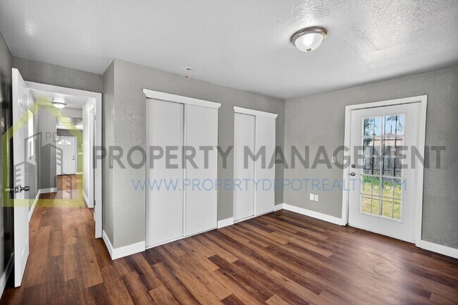 Building Photo - 3647 18th Ave