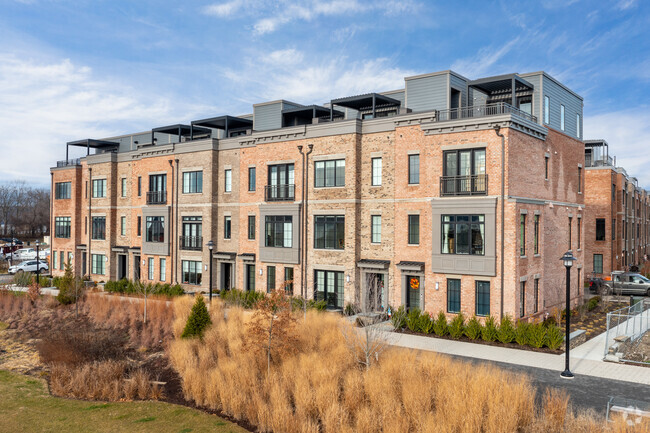 Building Photo - Brownstones & Lofts at Edge-on-Hudson