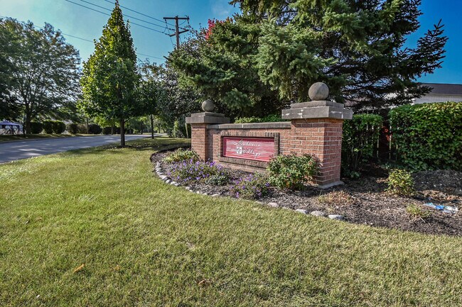 Building Photo - 714 S Rosehall Ln