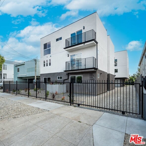 Building Photo - 7306 Independence Ave