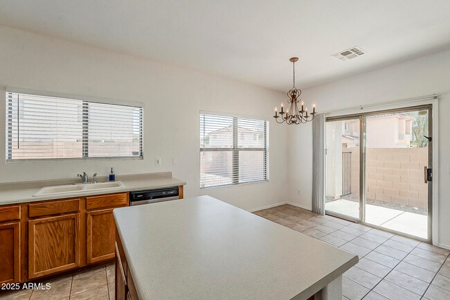 Building Photo - 2286 E Peach Tree Dr