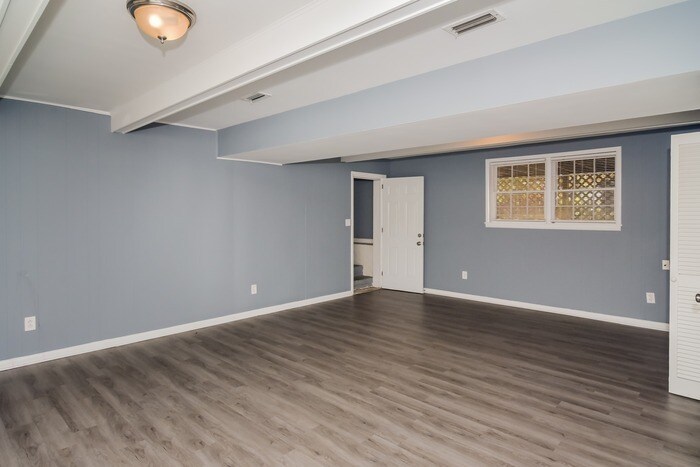 Building Photo - 3107 Lewisburg Dr NW