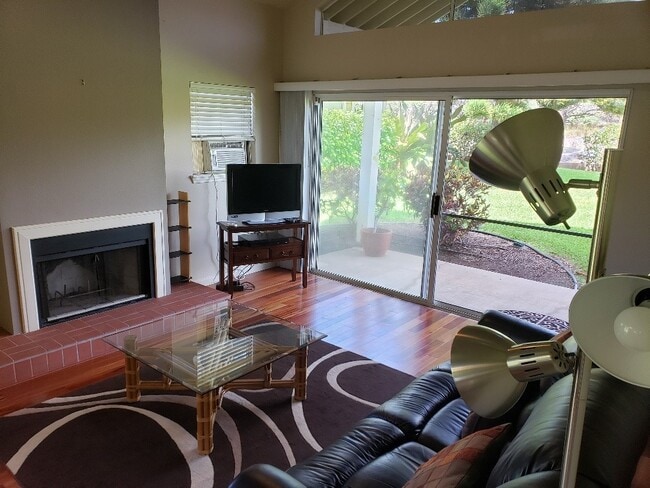 Building Photo - Beautiful Fully Furnished Condo