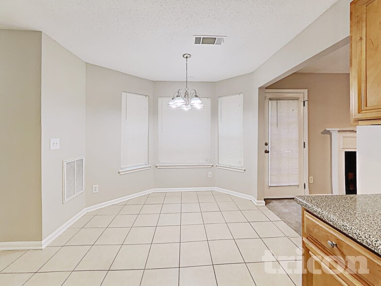 Building Photo - 5849 Black Top Way