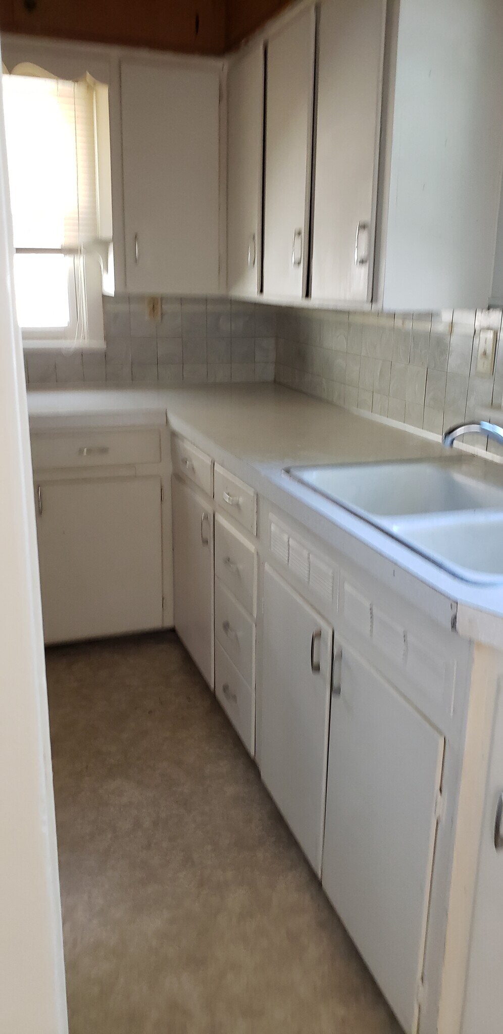 Stove and refridgerator provided. Freshly painted. - 819 Hawthorne Ave