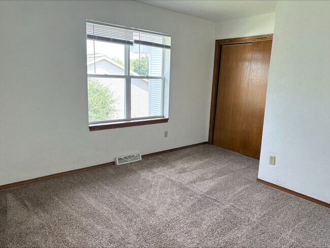Building Photo - 1762-1764 Barlament Drive - 1764