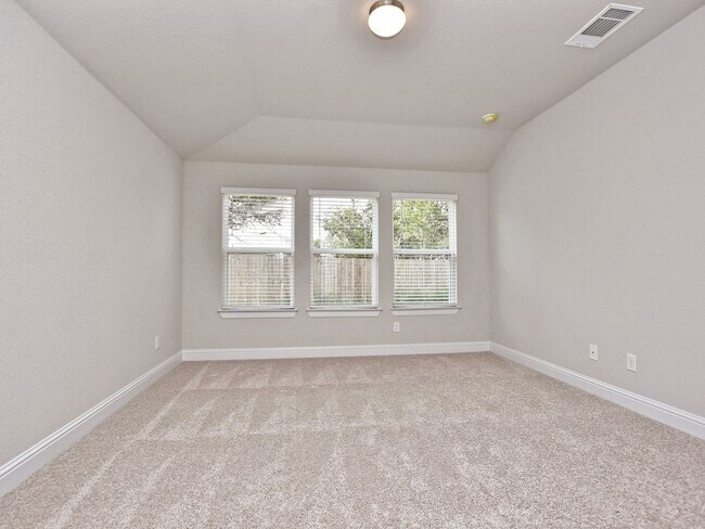 Building Photo - 3 BR/2 BA - 1554 SF Home in LAGO VISTA!!!