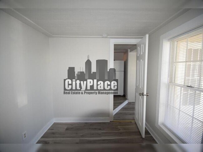 Building Photo - 1755 W Morris St