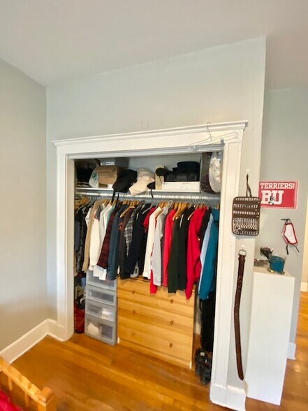 Building Photo - 170 Thorndike St