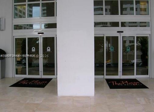 Building Photo - 950 Brickell Bay Dr